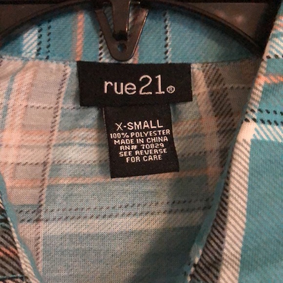 Rue21 Plaid Button-up - Picture 3 of 3